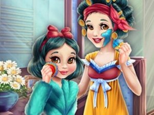 Snow White Mommy Makeover Dress Up