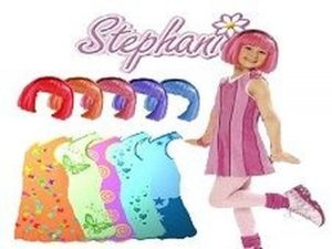 Stephanie Dress Up Fashion Game